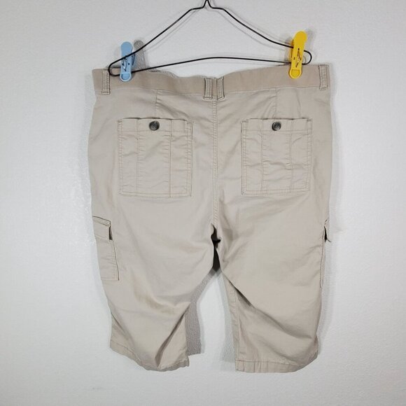 Lee Relaxed Fit Shorts Womans 18 Medium Beige Cargo Shorts Mid Rise - Picture 2 of 7